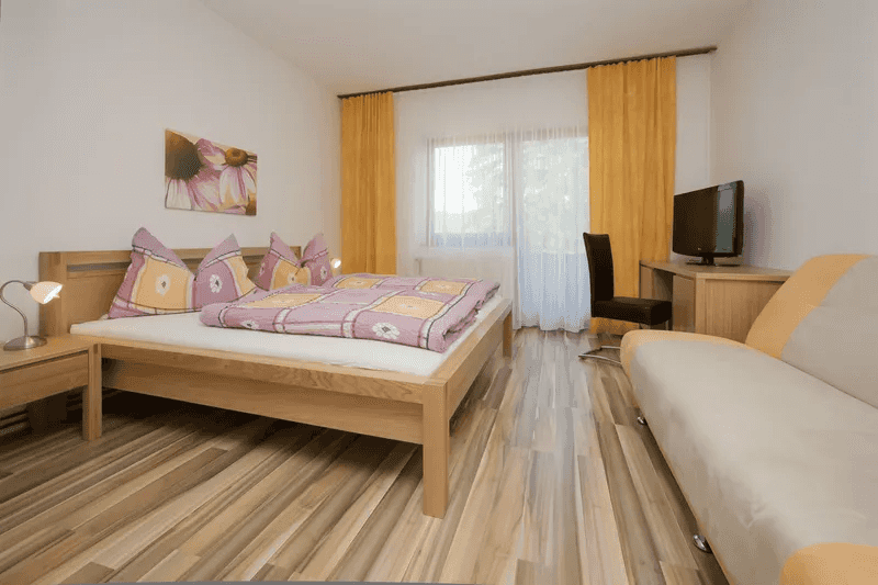 Doppelzimmer mit Balkon