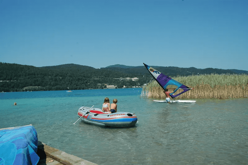 Türkisblaues Wasser am eigenen Badestrand