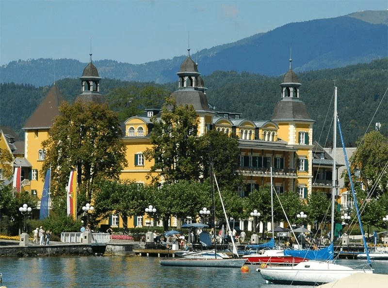 Blick auf Velden am Wörthersee